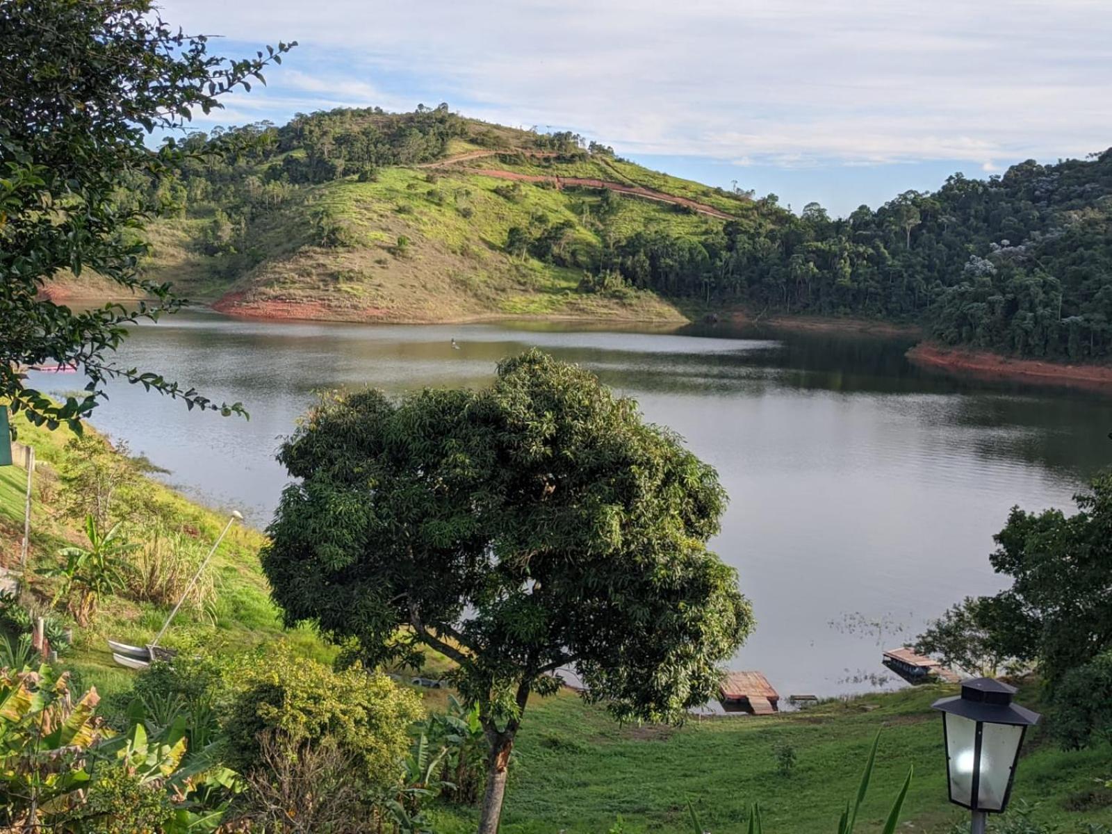 Chacara Pe Na Agua