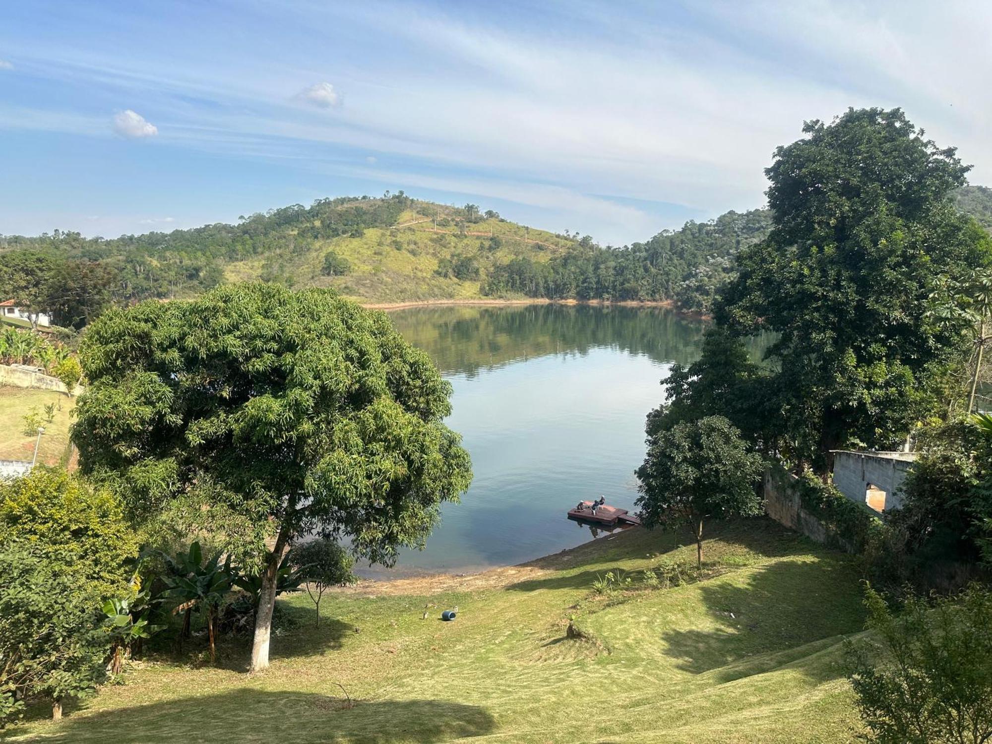 Chacara Pe Na Agua