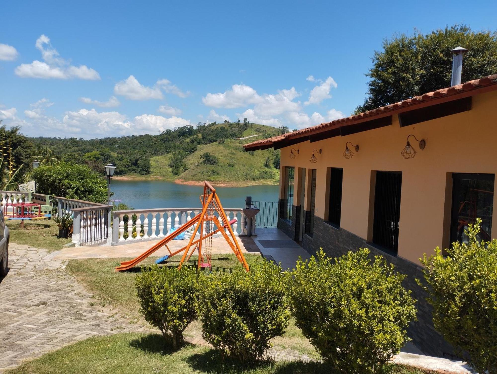 Chacara Pe Na Agua *
