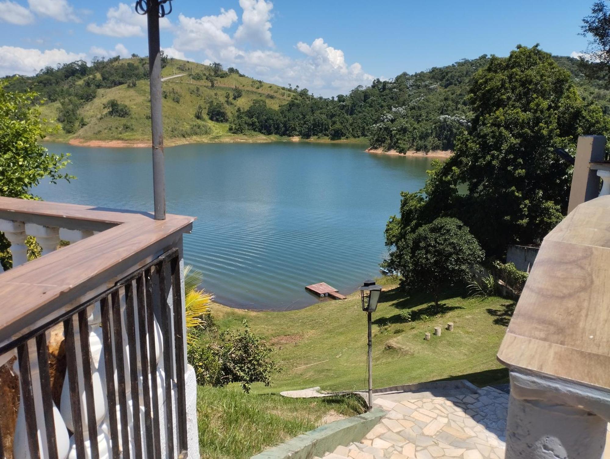 Chacara Pe Na Agua